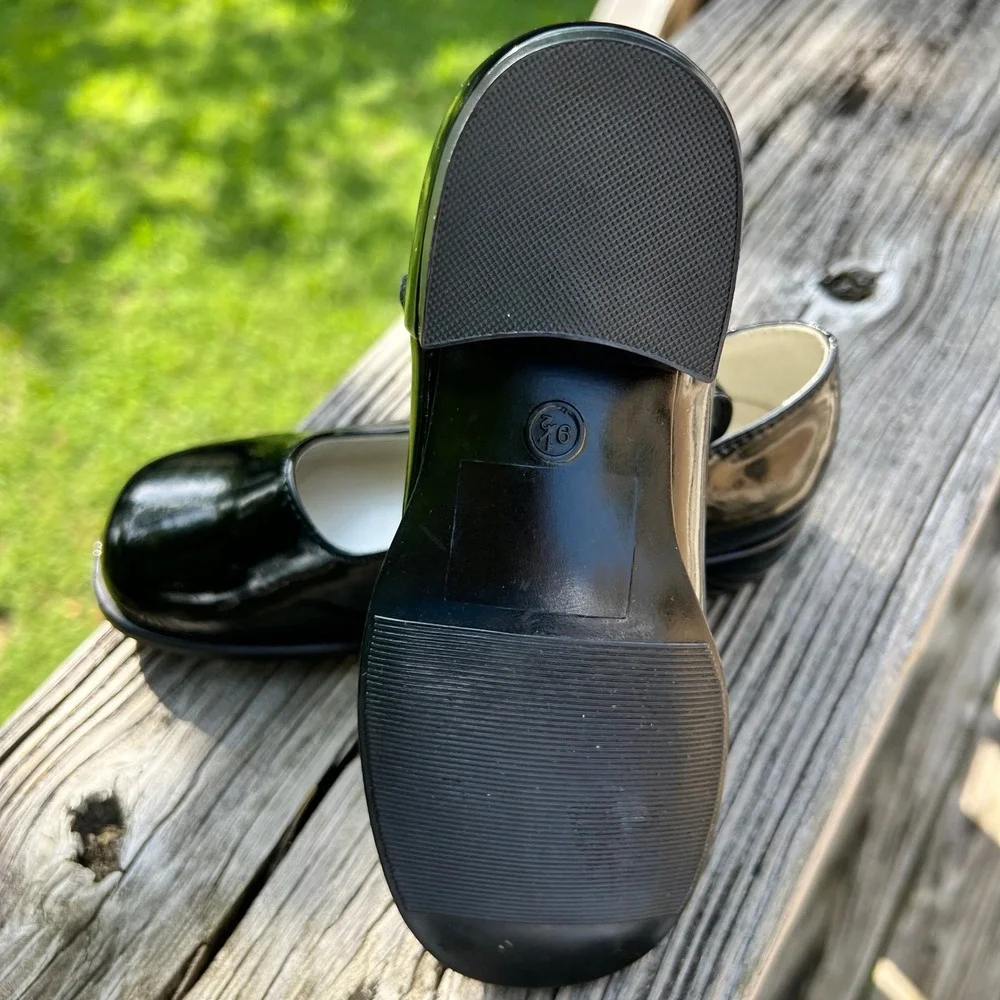 Circo Mary Jane Shoes Lyndsay 9.5 Black Patent Dressy Preppy kids